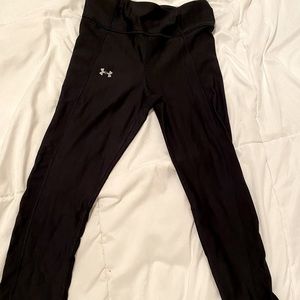 Under Armor cropped compression leggings
